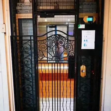 Parisien Au Coeur Du 15e Arrondissement Paříž